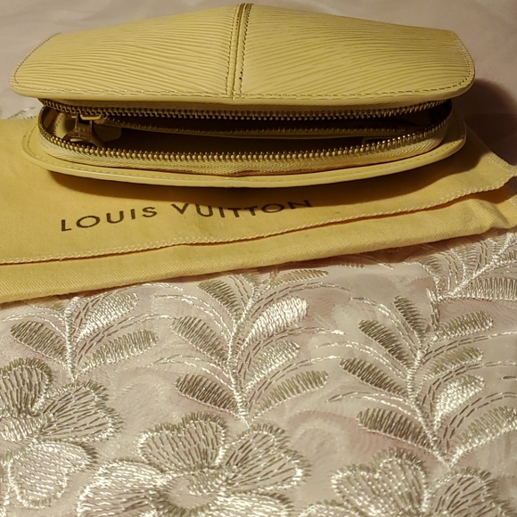 (SOLD)Authenti Louis Vuitton rare Epi vanilla long Portefeuille Z wallet/ - Picture 4 of 8